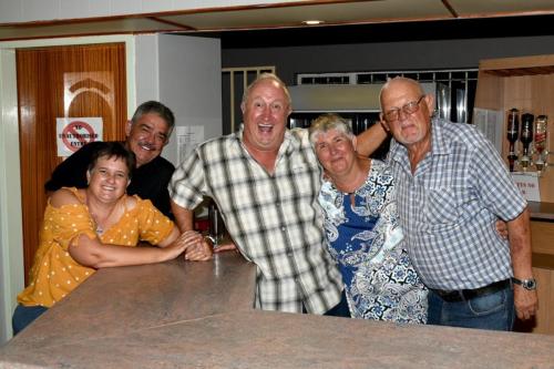 Hadri-Dave-en-sy-vroe-Dalina-en-Pieter (1)